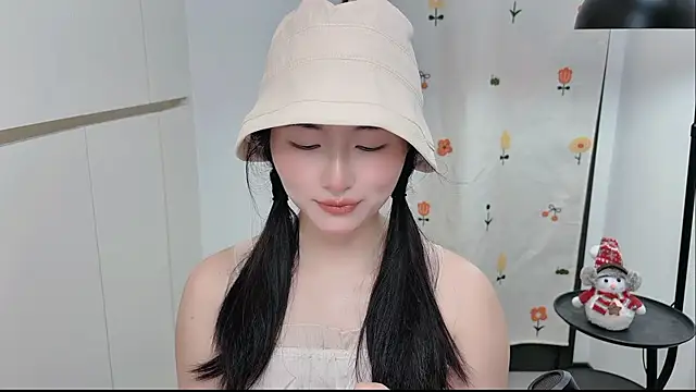 Snapshot of Rosalind_xixi chatting on June 5, 8:09 am Rosalind xixi online show from June 5, 8:09 am
