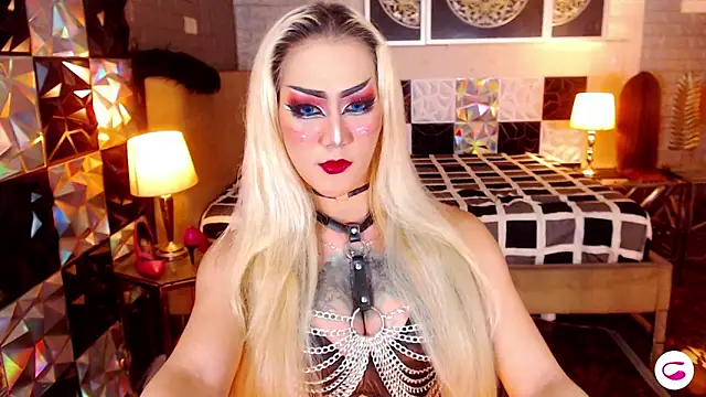 Snapshot of HorseCockDivine chatting on November 16, 8:20 am HorseCockDivine online show from November 16, 8:20 am