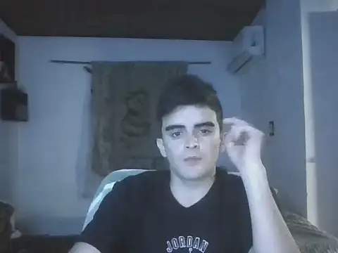 Snapshot of Rodrigo99_9 chatting on March 31, 12:45 am Rodrigo99 9 online show from March 31, 12:45 am