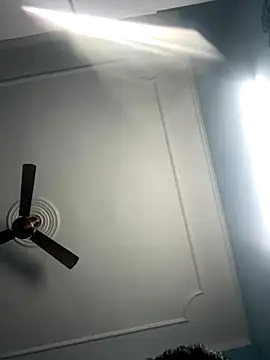 Snapshot of johnyncr chatting on November 24, 6:57 am johnyncr online show from November 24, 6:57 am