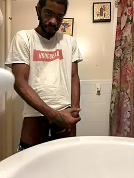 Snapshot of BigBDMari chatting on November 9, 12:42 am BigBDMari online show from November 9, 12:42 am