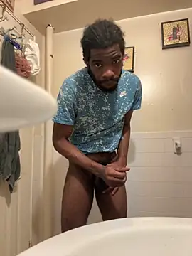 Snapshot of BigBDMari chatting on November 10, 3:05 am BigBDMari online show from November 10, 3:05 am