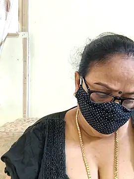 Snapshot of heera-rani chatting on May 5, 8:11 am heera-rani online show from May 5, 8:11 am