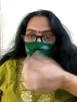Snapshot of heera-rani chatting on May 11, 5:24 am heera-rani online show from May 11, 5:24 am