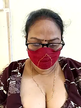 Snapshot of heera-rani chatting on May 18, 5:13 am heera-rani online show from May 18, 5:13 am
