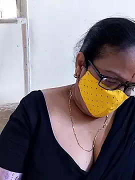 Snapshot of heera-rani chatting on June 1, 9:22 am heera-rani online show from June 1, 9:22 am