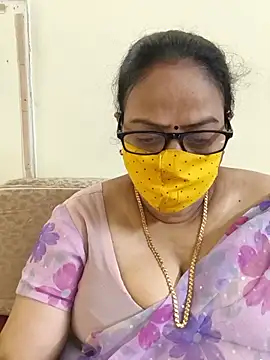 Snapshot of heera-rani chatting on June 24, 5:28 am heera-rani online show from June 24, 5:28 am
