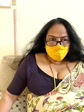 Snapshot of heera-rani chatting on June 30, 6:36 am heera-rani online show from June 30, 6:36 am