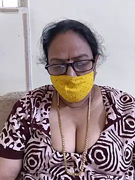 Snapshot of heera-rani chatting on July 1, 9:22 am heera-rani online show from July 1, 9:22 am