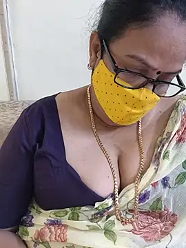 Snapshot of heera-rani chatting on July 7, 6:47 am heera-rani online show from July 7, 6:47 am