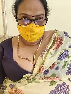 Snapshot of heera-rani chatting on July 7, 7:23 am heera-rani online show from July 7, 7:23 am