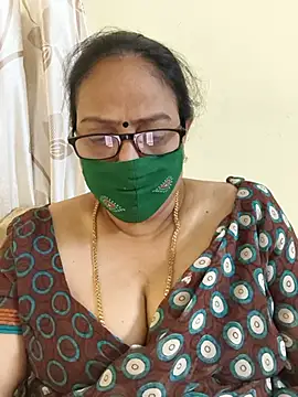 Snapshot of heera-rani chatting on August 6, 5:42 am heera-rani online show from August 6, 5:42 am