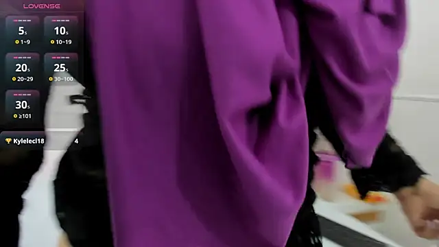 Snapshot of azaharaaa_ chatting on September 9, 11:43 am azaharaaa online show from September 9, 11:43 am