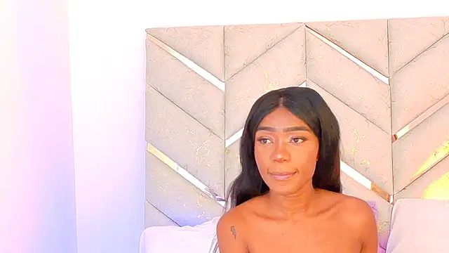 Snapshot of AlanaDoll chatting on December 15, 5:39 pm AlanaDoll online show from December 15, 5:39 pm