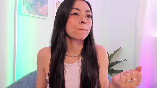 canelleGarces online show from October 10, 4:50 pm