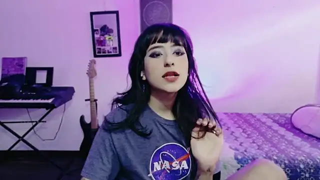 atenea dragon   online show from March 15, 7:20 pm