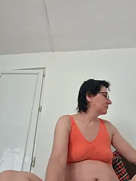 Snapshot of Vera_Elle chatting on May 6, 5:14 am Vera Elle online show from May 6, 5:14 am