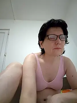 Snapshot of Vera_Elle chatting on May 18, 6:47 pm Vera Elle online show from May 18, 6:47 pm
