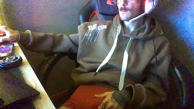 Dikklauss online show from October 19, 10:32 pm