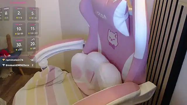 Snapshot of la_marseillaise chatting on December 19, 9:33 pm la marseillaise online show from December 19, 9:33 pm