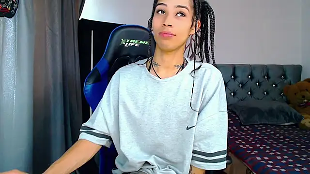 Snapshot of Sweet-Cris chatting on September 18, 3:03 pm Sweet-Cris online show from September 18, 3:03 pm