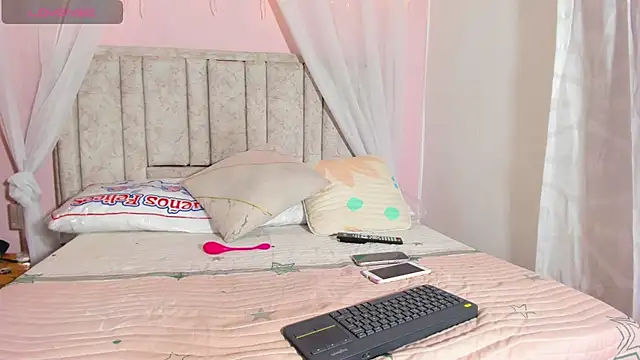 Rachellcooperrr online show from September 25, 9:18 pm