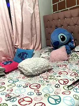 Rachellcooperrr online show from December 19, 2:51 am