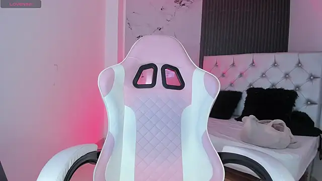 chloesagee online show from October 29, 11:06 pm