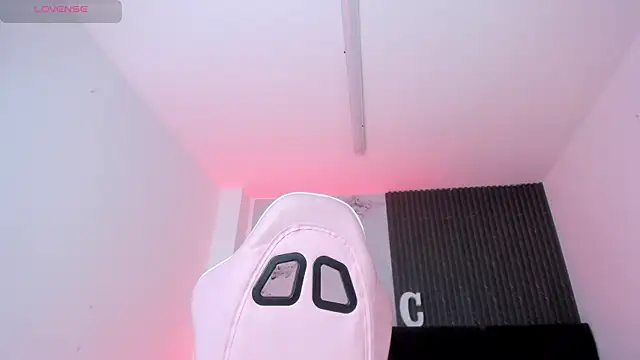 chloesagee online show from May 2, 10:26 pm