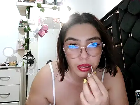 Snapshot of vegacristal88 chatting on May 1, 9:19 pm vegacristal88 online show from May 1, 9:19 pm
