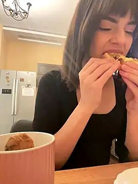 Miranda Kerry online show from October 17, 6:38 am