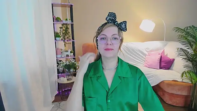 YourUniverser online show from September 21, 9:44 am