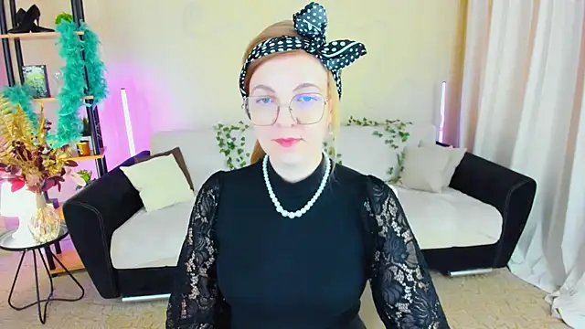 YourUniverser online show from November 25, 9:20 am