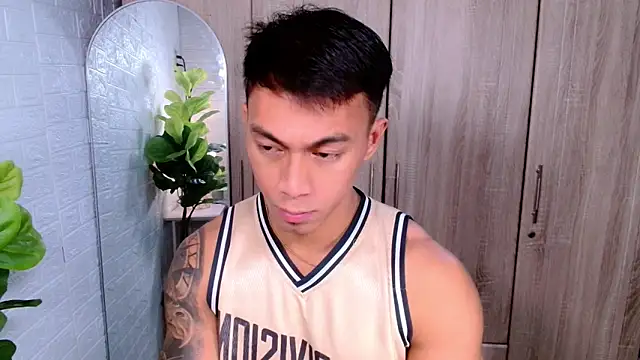 Snapshot of PinooyMilker chatting on October 27, 1:53 am PinooyMilker online show from October 27, 1:53 am