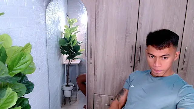 Snapshot of PinooyMilker chatting on October 29, 5:53 am PinooyMilker online show from October 29, 5:53 am