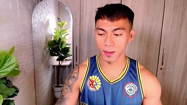 Snapshot of PinooyMilker chatting on November 4, 2:43 am PinooyMilker online show from November 4, 2:43 am