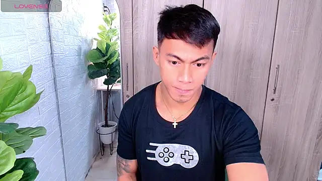 Snapshot of PinooyMilker chatting on November 28, 4:04 am PinooyMilker online show from November 28, 4:04 am