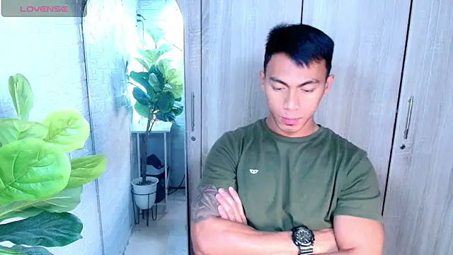 PinooyMilker online show from March 7, 2:03 pm