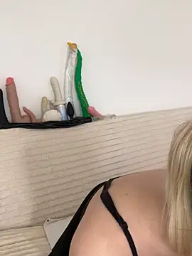 Lesamantssexy online show from May 15, 11:17 am