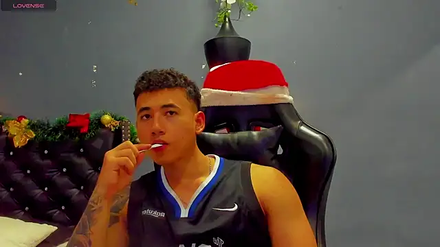 Draven Marceaux online show from December 18, 11:33 pm