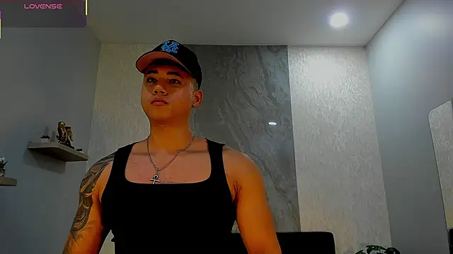 Snapshot of Draven_Marceaux chatting on May 20, 11:38 am Draven Marceaux online show from May 20, 11:38 am