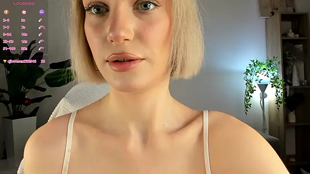 Ice Strawberry online show from January 19, 3:10 am