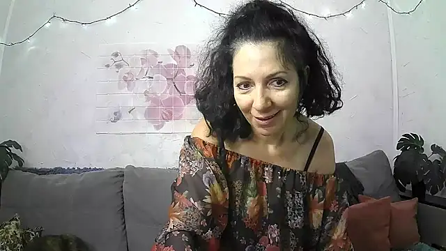 Snapshot of ValleriWind chatting on May 11, 12:05 am ValleriWind online show from May 11, 12:05 am