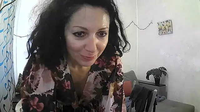 Snapshot of ValleriWind chatting on June 8, 1:28 am ValleriWind online show from June 8, 1:28 am