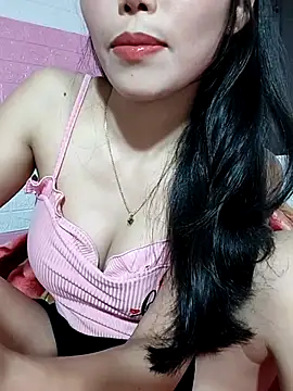 Snapshot of Ingrid428 chatting on April 24, 2:14 am Ingrid428 online show from April 24, 2:14 am
