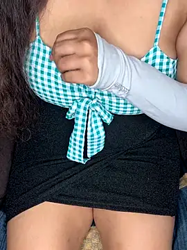 Snapshot of linishal chatting on November 6, 5:25 pm linishal online show from November 6, 5:25 pm