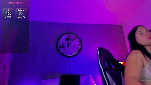 Snapshot of luccia_smith chatting on May 12, 4:42 am luccia smith online show from May 12, 4:42 am