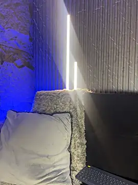 ALYSON HARPER online show from March 10, 11:15 am