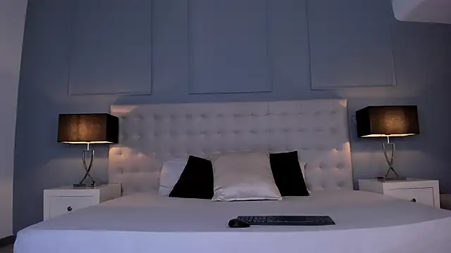 KellyRooss online show from November 22, 12:15 pm