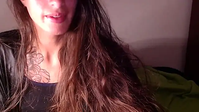 Snapshot of NathaSlave chatting on May 29, 9:18 am NathaSlave online show from May 29, 9:18 am